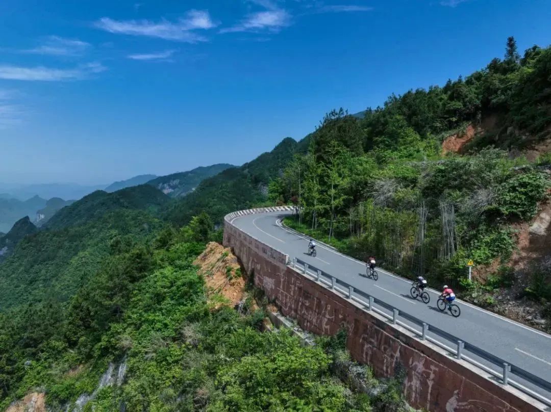 千万人在线观看峡谷“车神”争霸！