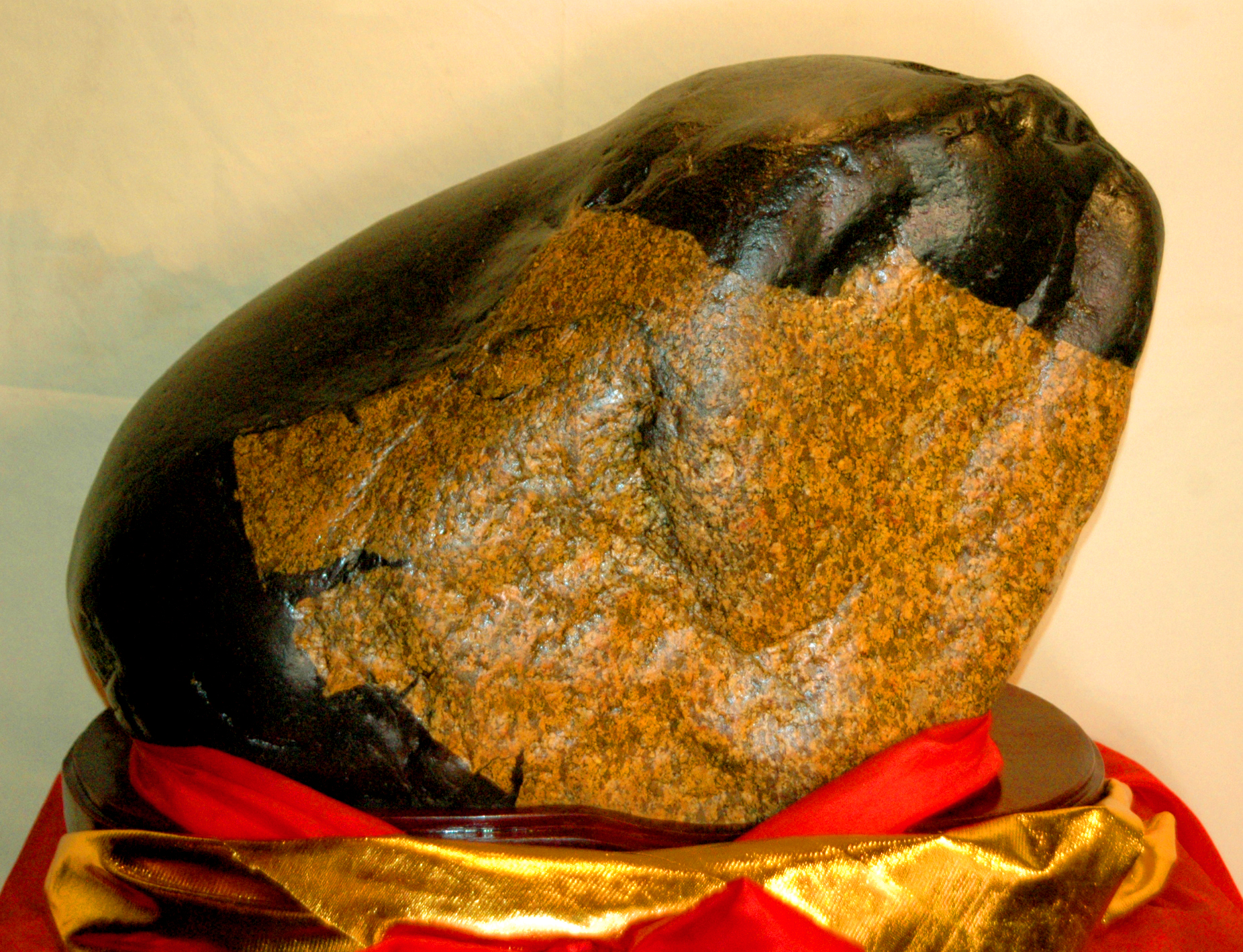 价值亿元奇石,60亿天价陨石奇石图片