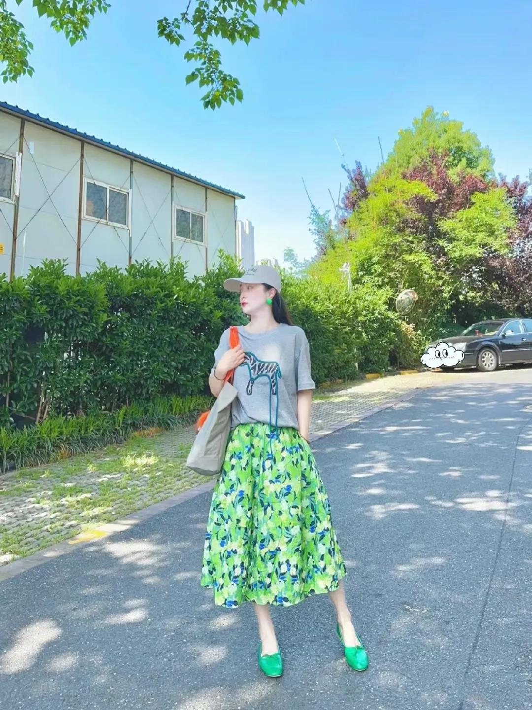 夏天碎花裙穿搭技巧,哪些适合夏天穿的碎花裙超仙的