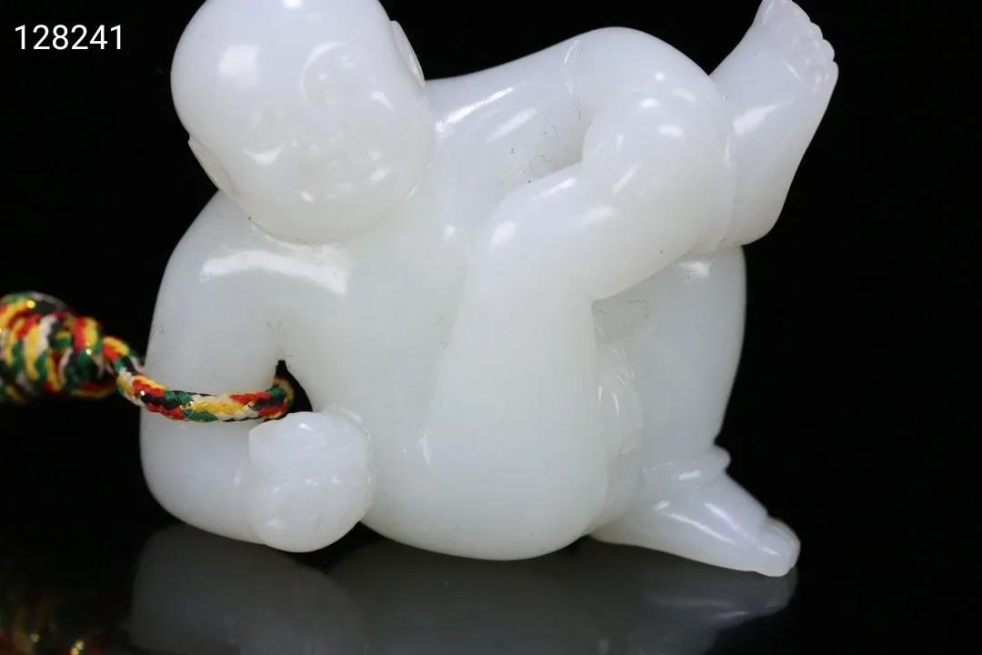 和田玉跪童子雕件图片,清和田玉寿桃童子雕件