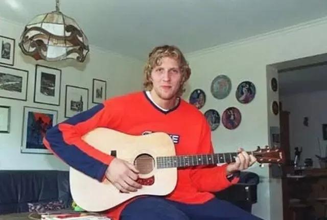 21年前，他身披41号球衣，库班兑现诺言，这一天该来的都来了