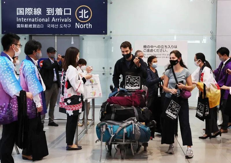 中国游客在日本爆买lv原因,日本游客暴买lv