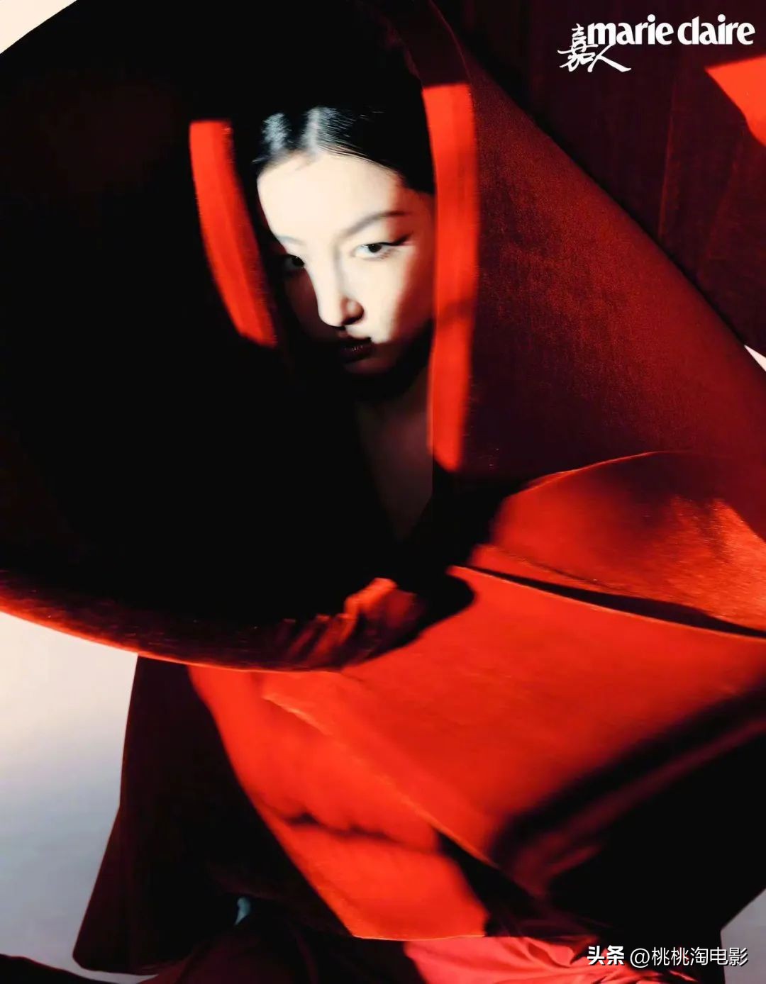 周冬雨嘉人封面生成图片,周冬雨影后图