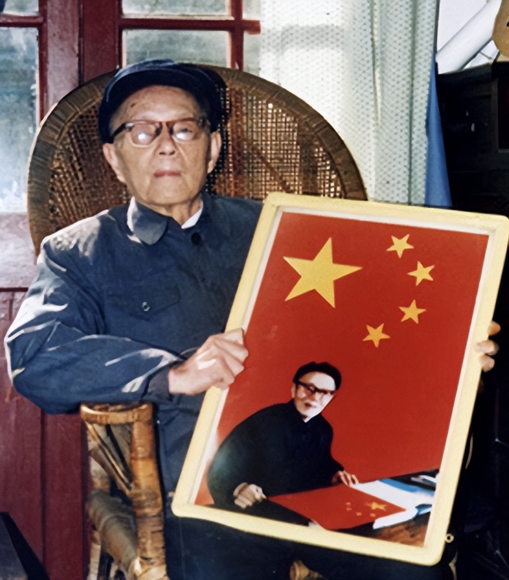 五星红旗仅得15票，3号作品得185票，为何最终选了“五星红旗”？