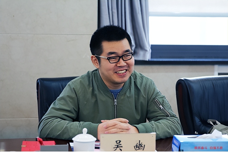 男子向母校捐赠1000万,男子毕业后给母校捐1000万