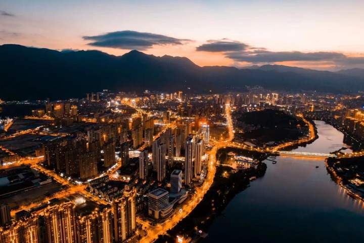 大疆air2s跟拍教程,大疆air2s全新