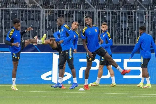 曼联联赛惨败后被曝起内讧,曼联为什么一直内讧