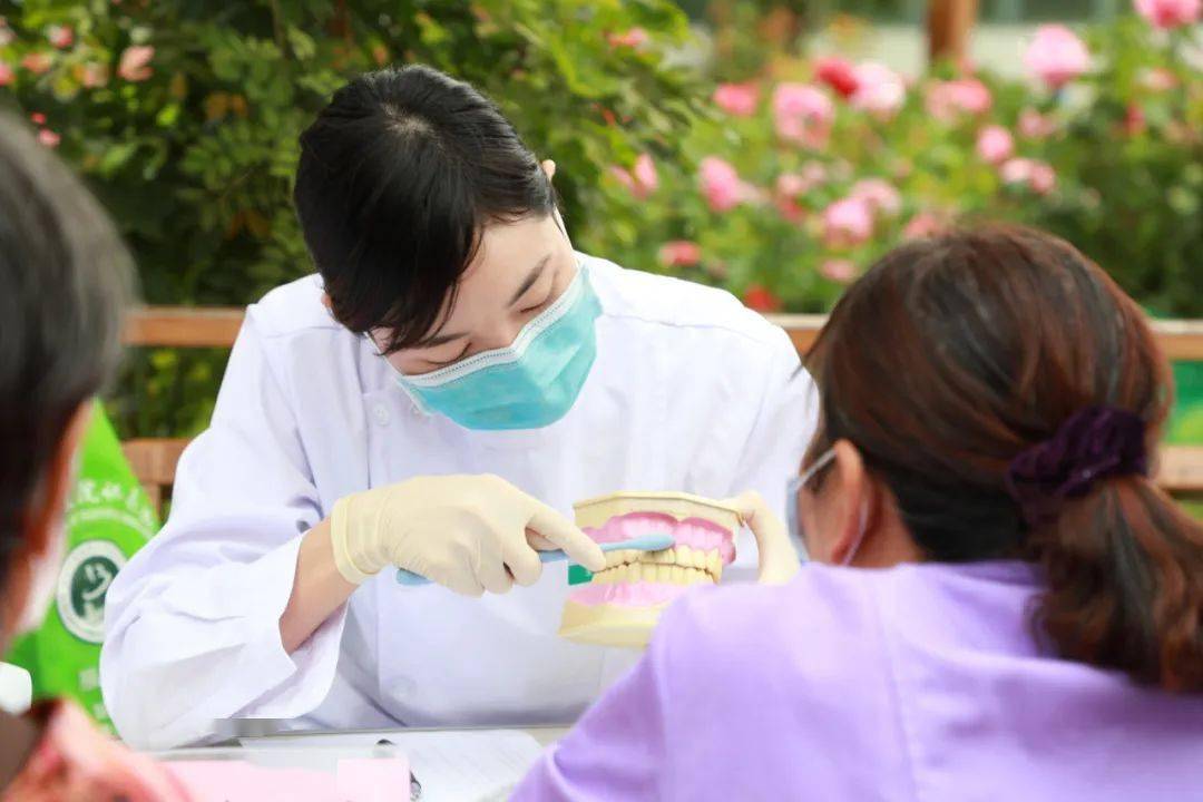 牙齿有了黑三角怎么办,牙齿出现黑三角怎么办12岁