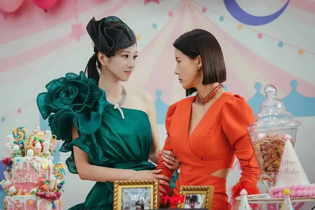 暗讽中国造假大国”，他们自己却穿得理直气壮