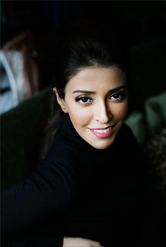 这个享誉迪拜的珠宝设计师，自小与珠宝结缘，她的设计理念很独特