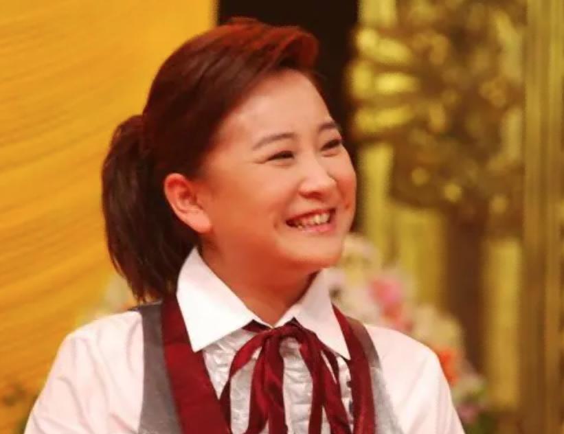 贾玲减肥前后的对比照片,贾玲减肥近照曝光