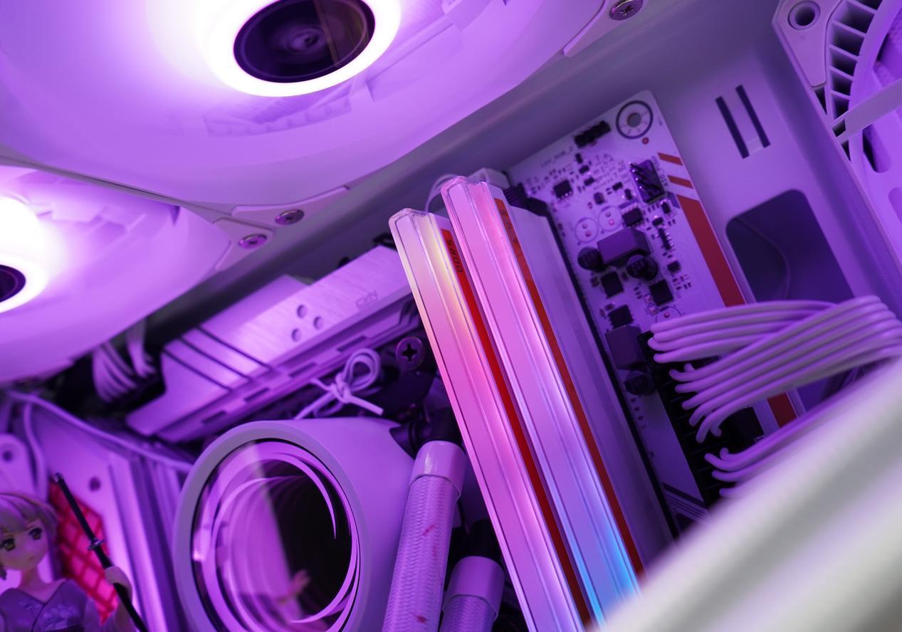 国产首款DDR5-48GB（24Gx2）内存上市：价格屠城，嘎嘎乱杀的节奏