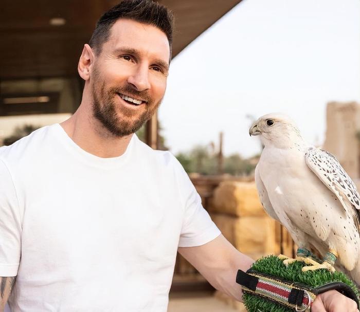 梅西感情史,梅西苏亚雷斯爱情故事