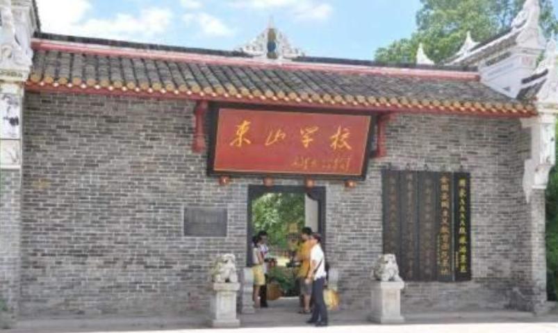 皮定均回忆:*伯承刘**开始读《三国演义》,是受到了毛主席的影响