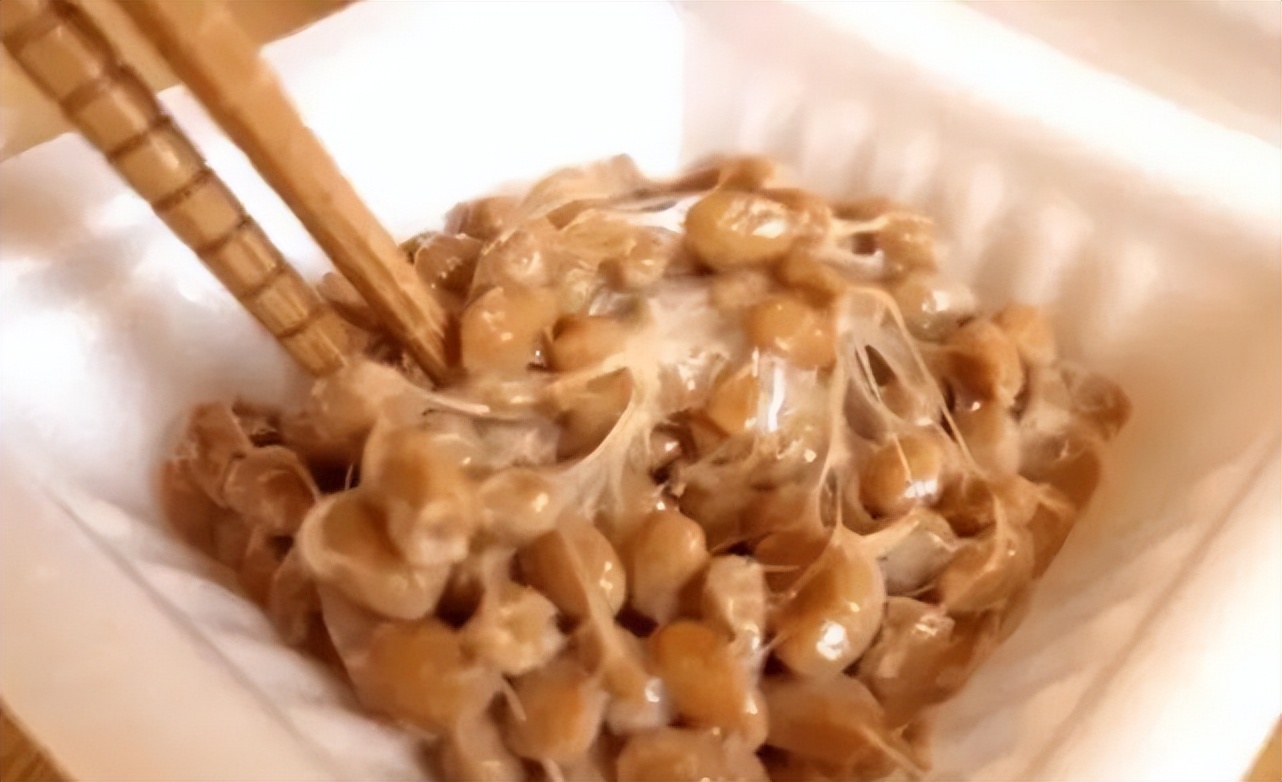 日本的纳豆都怎么吃,日本的传统纳豆