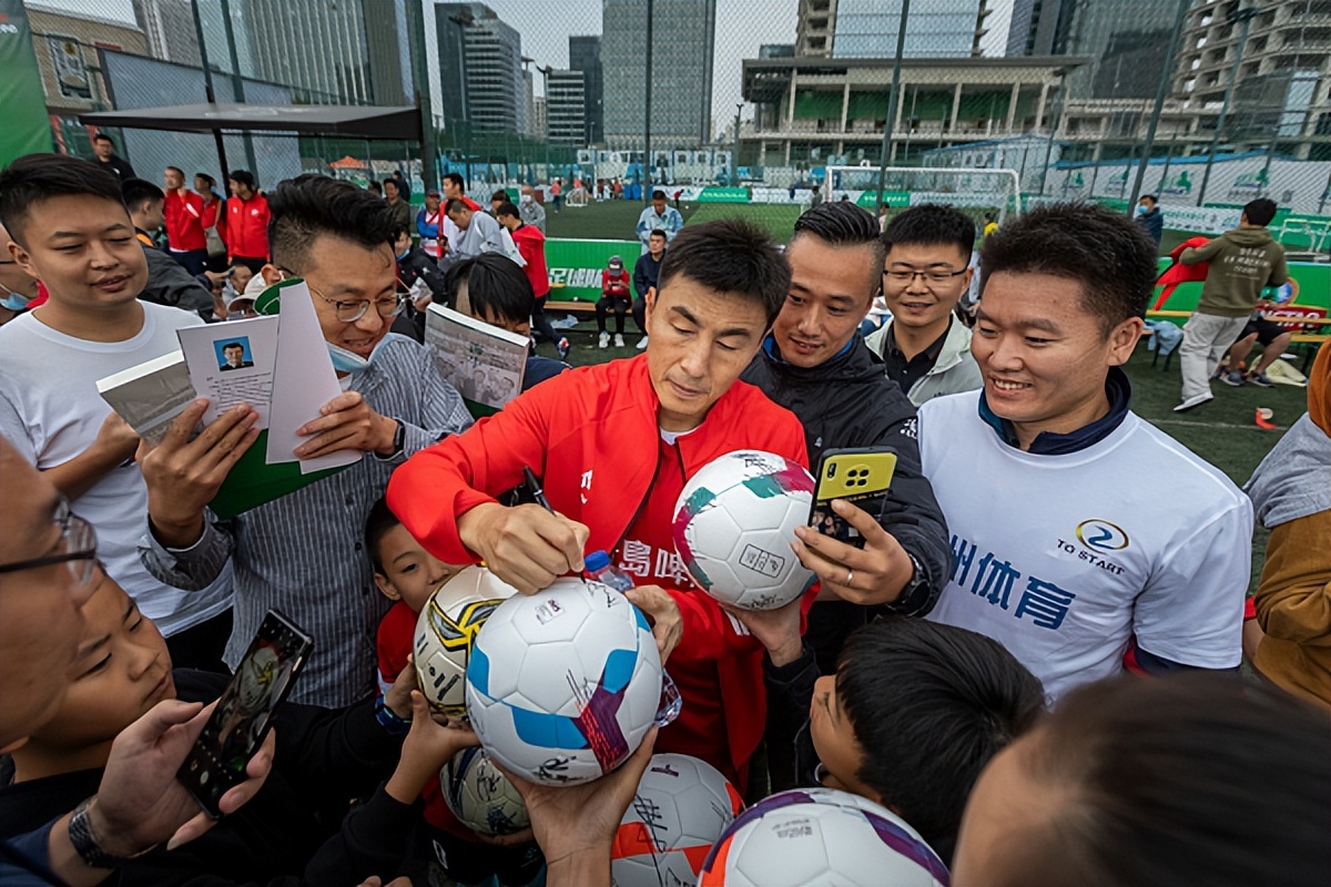 新赛季李玮锋还会执教广州城吗,李玮锋广州城赛后