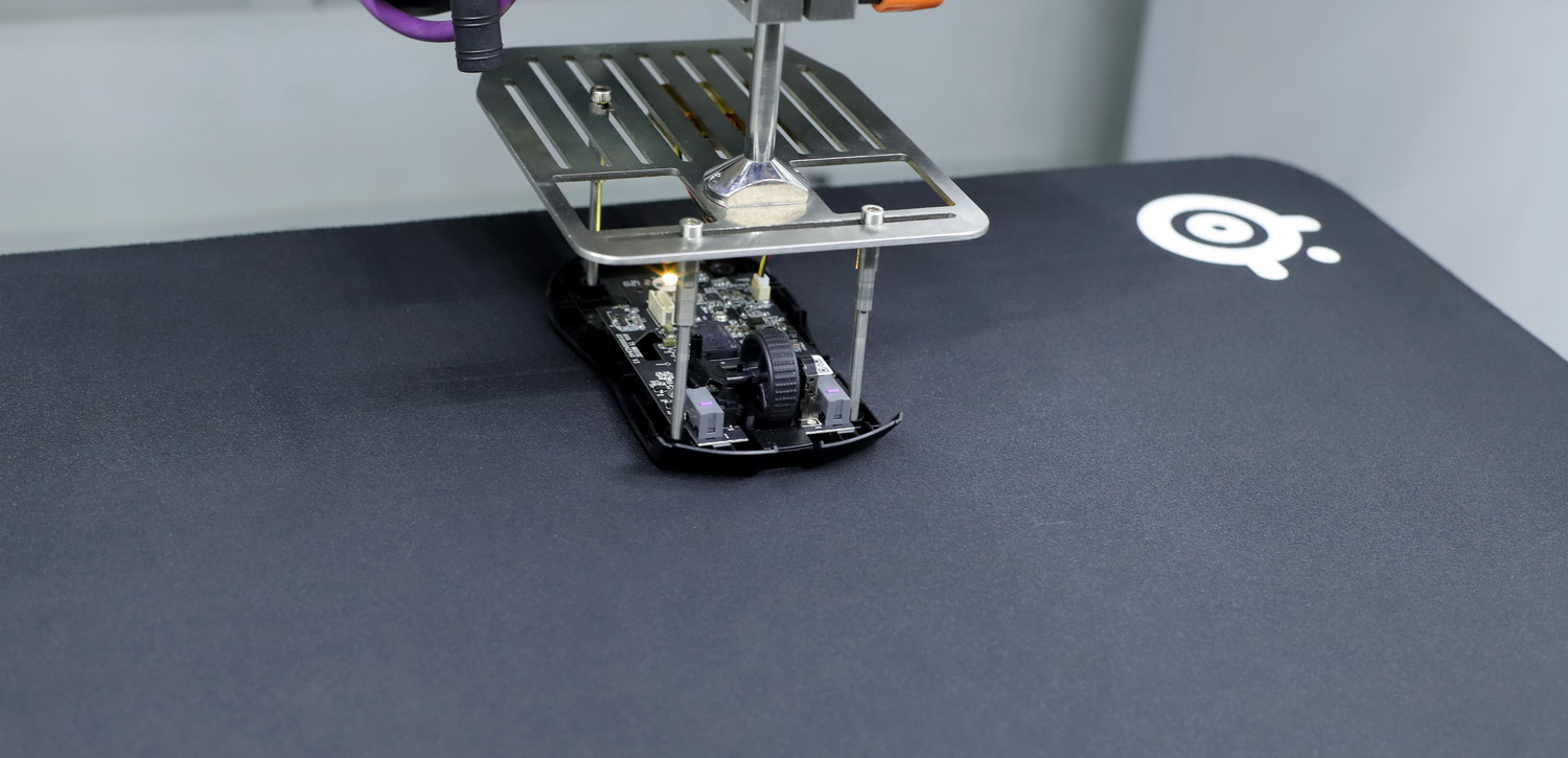 毒蝰鼠标游戏电竞专用,100价位游戏鼠标垫怎么选