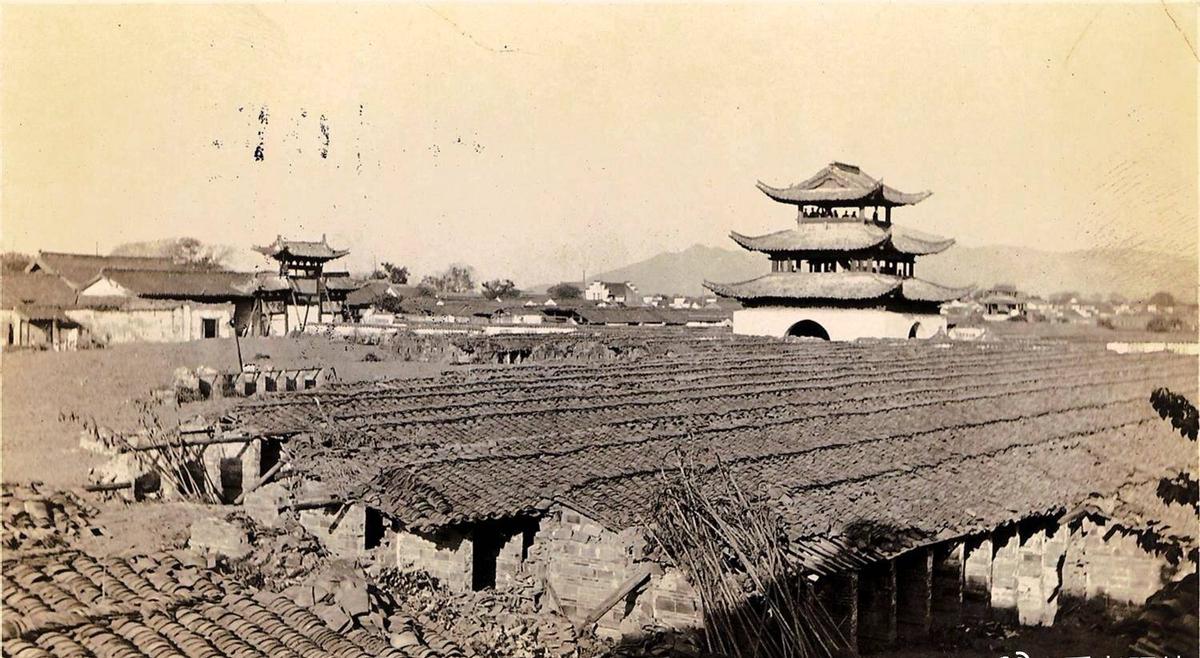 日军兽行：当着男人的面玷污了女儿，临走还残忍割下妻子乳房