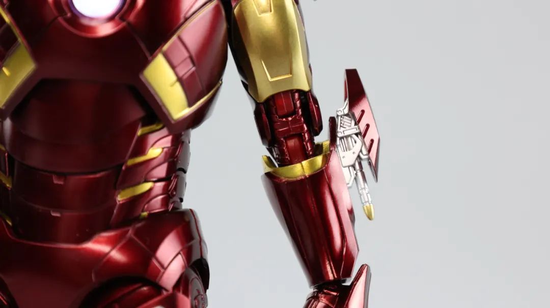 钢铁侠的最强战甲是哪个,钢铁侠最强战甲vs蝙蝠侠最强装甲