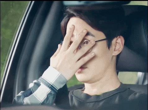 眼镜杀也挑人！这18位男星，有人戴上像撕漫男，有人秒变隔壁大爷