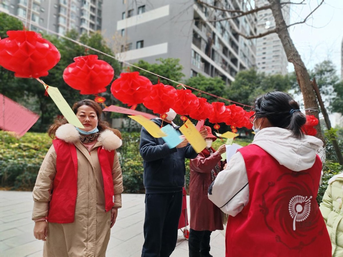 城南晶座小区*党**群服务站好热闹！高新区七里社区迎新春游园汇到家