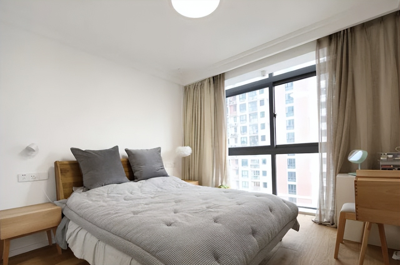 主卧床头不靠卫生间装修,床头三不靠五不摆是什么意思