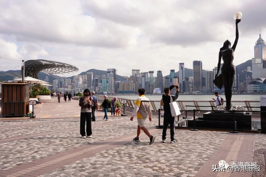 weareready成龙版,weareready英文歌