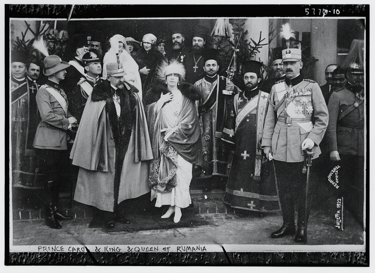 罗马尼亚末代皇后：18岁嫁王储，晚年被儿子驱逐，住在吸血鬼城堡