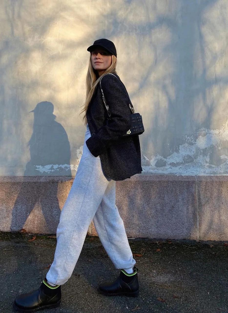 粉红卫衣穿搭女春秋套装,粉色连帽卫衣套装内搭