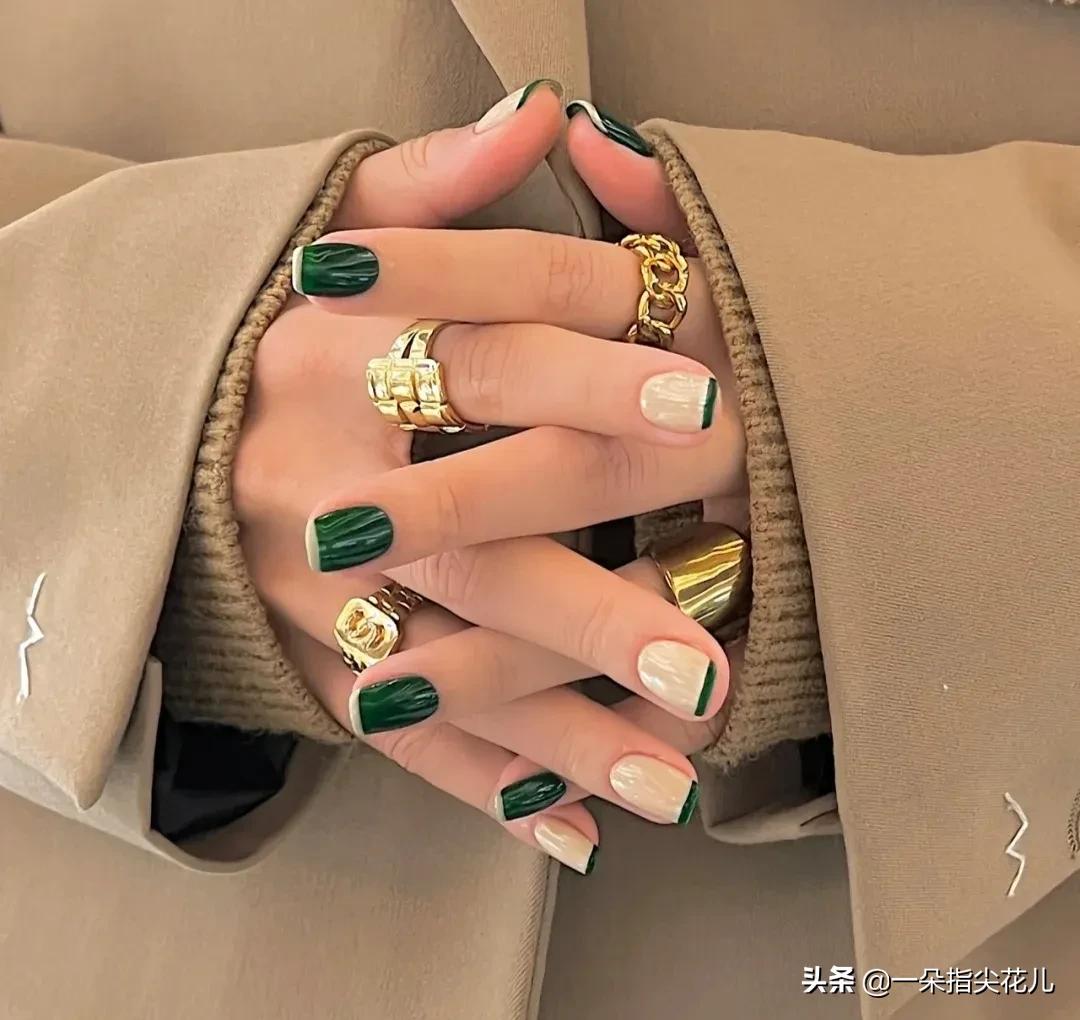 10种超简单的美甲做法,新年美甲款式2022中长款法式红