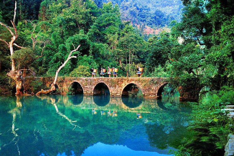 夏天到荔波冰雪世界来玩水,荔波露营玩水的地方