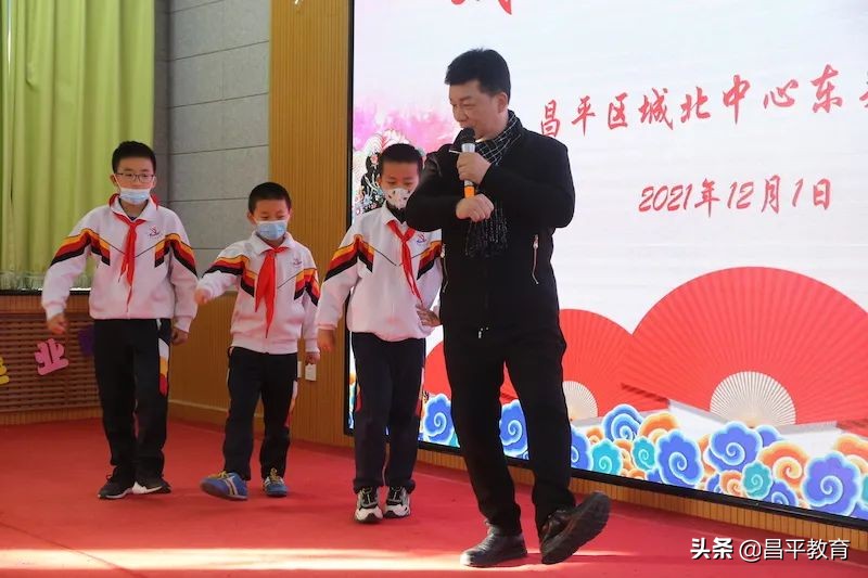 要让戏曲圈粉年轻一代,传统戏曲直播间里圈粉无数