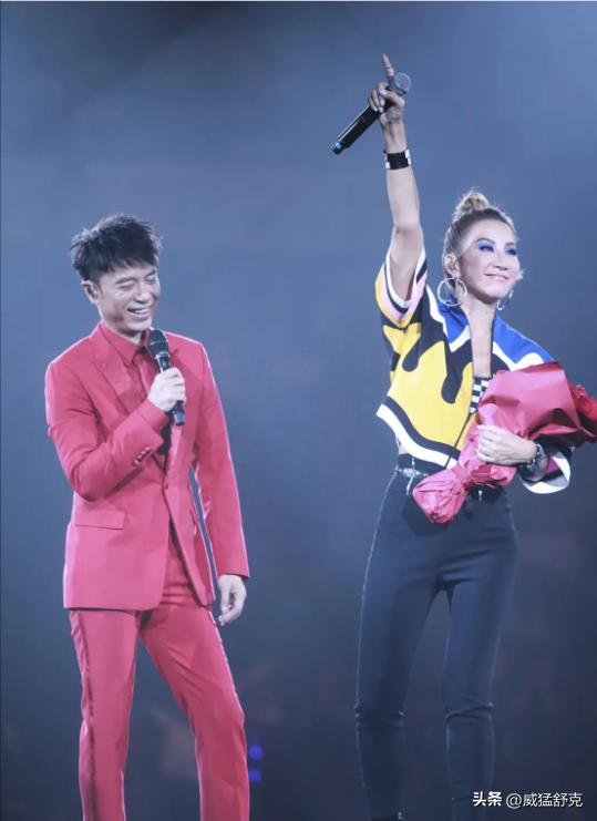 不扶李玟不发声，被骂人品差的李克勤，来内地赚钱的原因很心酸