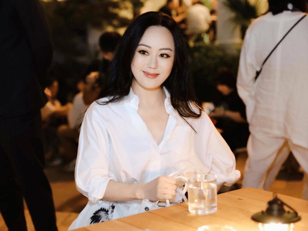 60岁的章小蕙为何突然火了,章小蕙56岁华丽翻盘