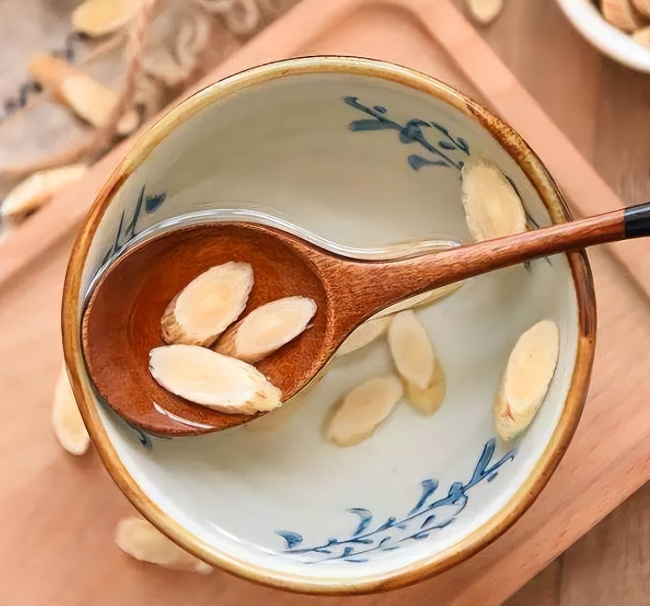 经常喝黄芪水，人为什么会变瘦？忠告：黄芪水的副作用，不要忽视