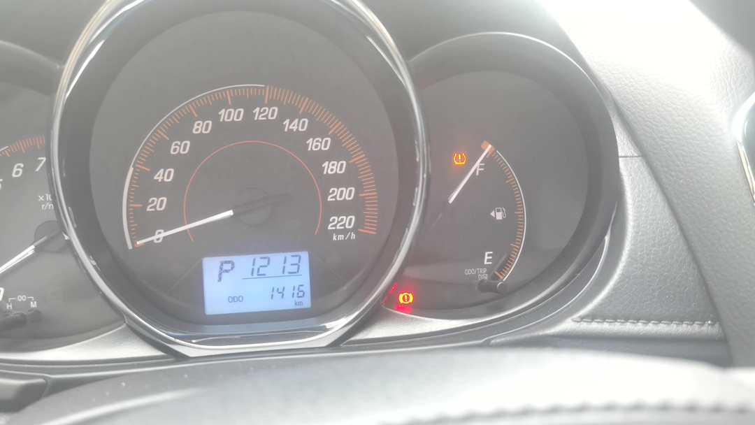 仪表盘指示灯容易被忽视,仪表盘模糊不清该怎么形容