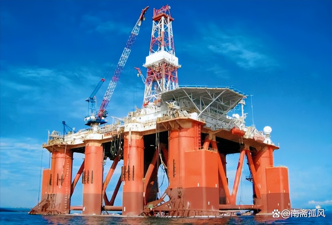 油田管道喷火怎么回事,石油开采为啥有个管子老冒火