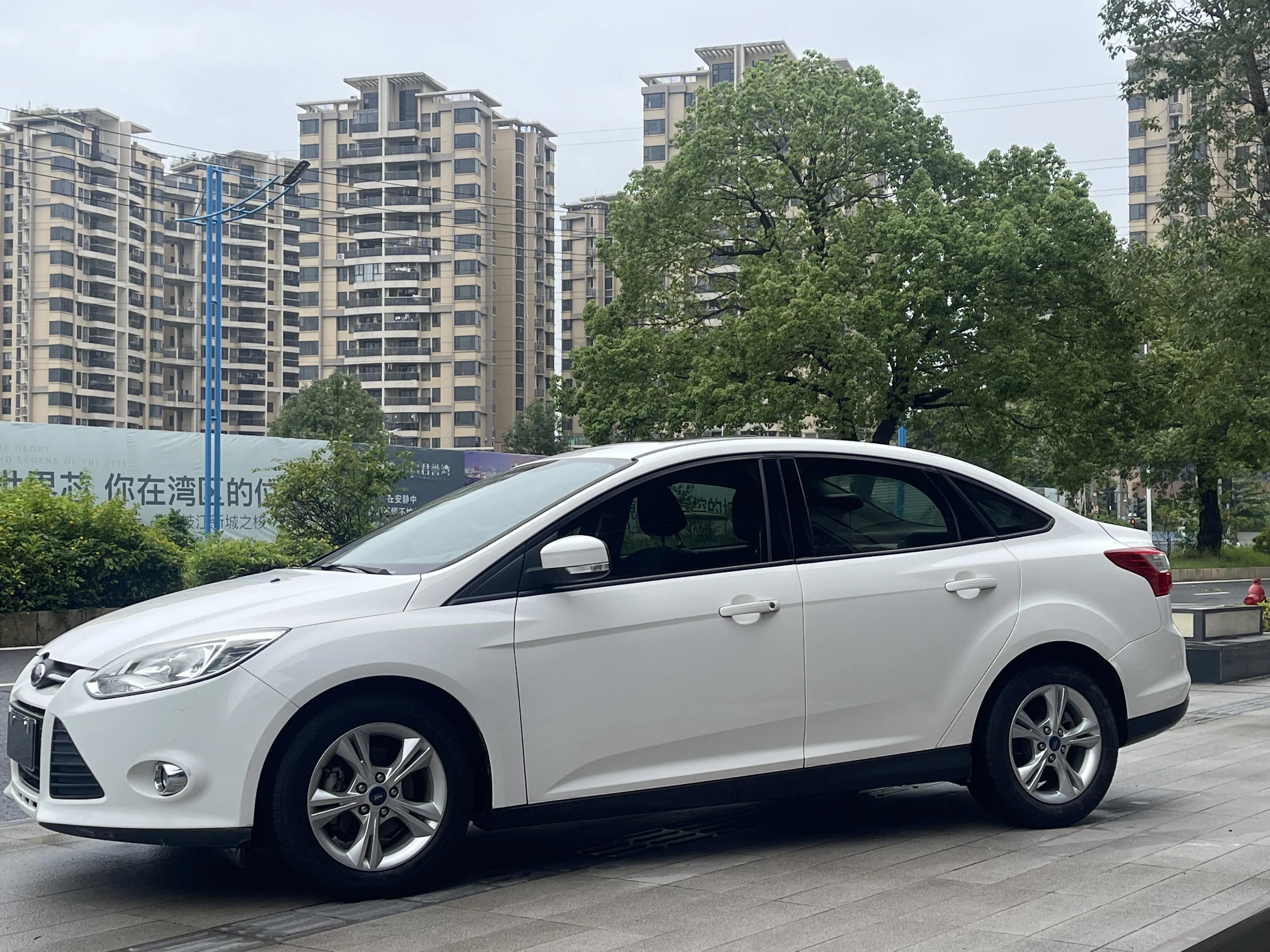 2013款福特福克斯1.6自动风尚型,2021福克斯stline按键图解大全