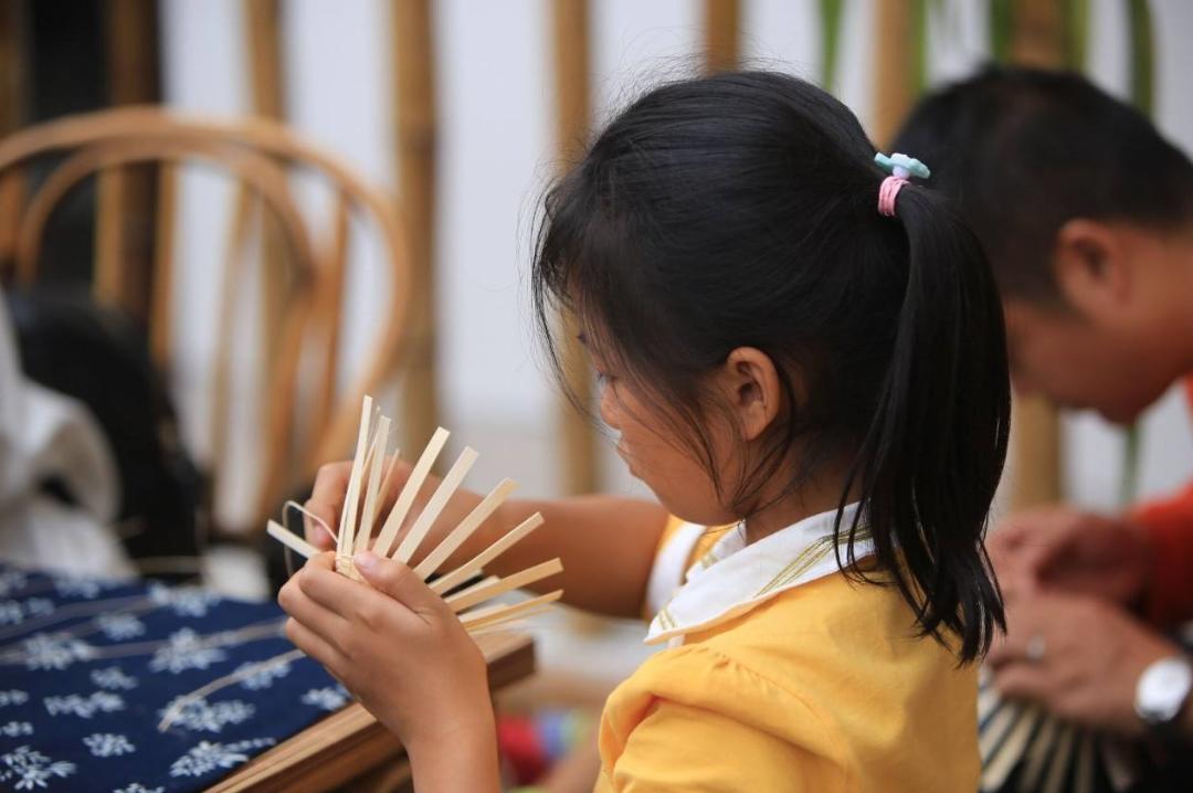 国庆飞机立体手工作品幼儿园,国庆飞机的手工作品幼儿园