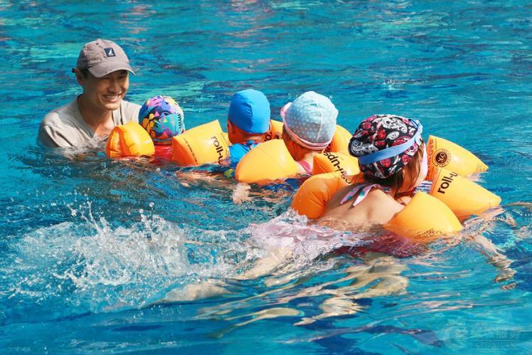 蓝城汪婷婷,蓝城乐居服务集团