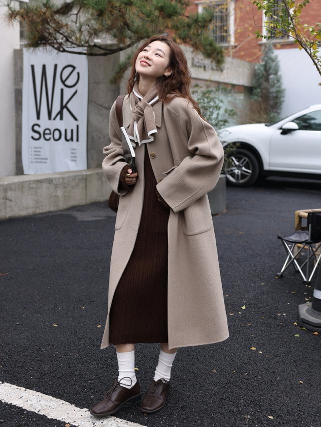 内搭连衣裙秋冬款配大衣短款蕾丝,内搭连衣裙配大衣直筒