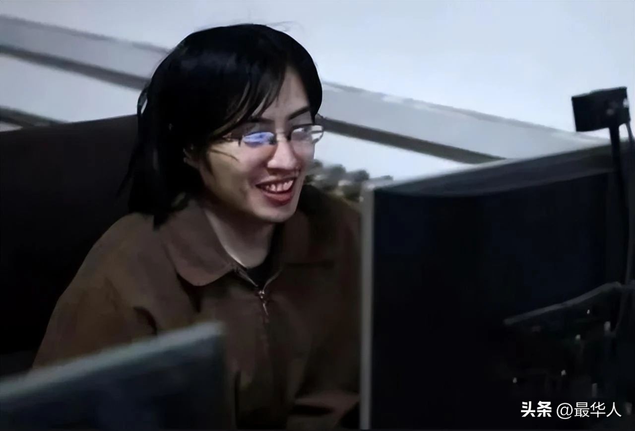 在网吧四年的高材生完整版,吉林大学高材生四年在网吧度过