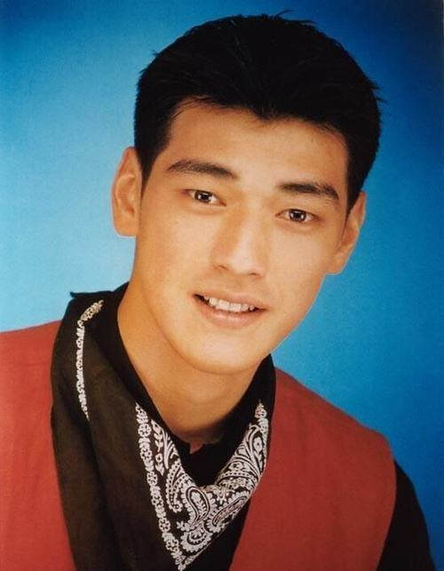 周星驰割双眼皮访谈,周星驰割双眼皮前的电影