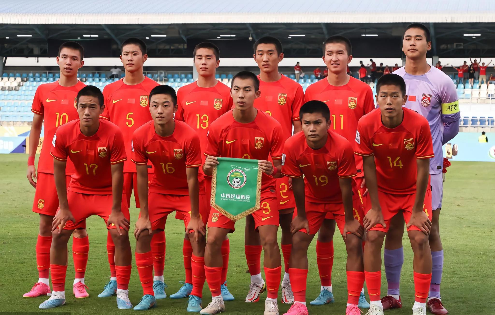 宁可站着死也不躺着活,杨晨04年亚洲杯