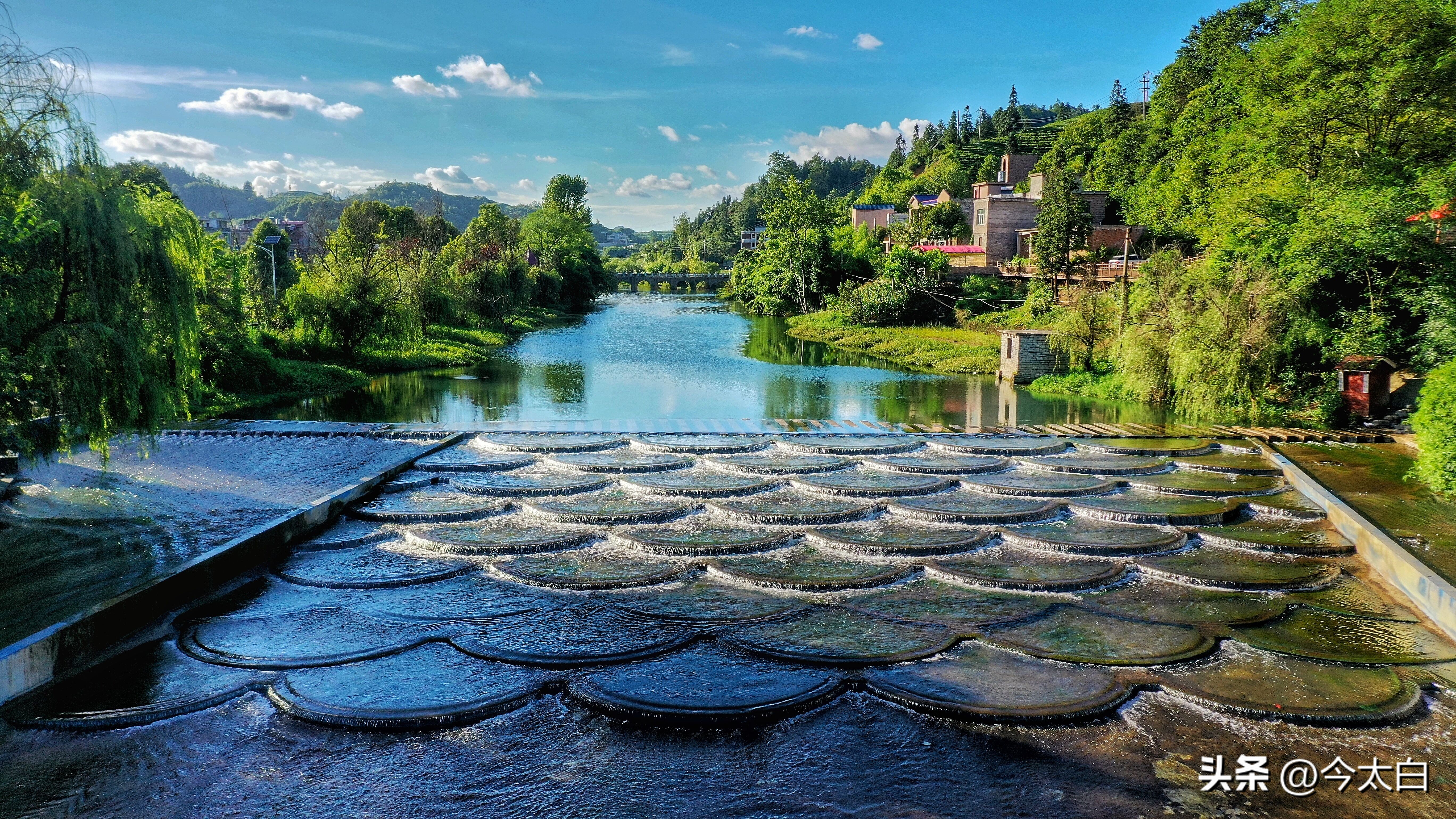 比黄果树瀑布还高8米,比黄果树还高6倍的瀑布