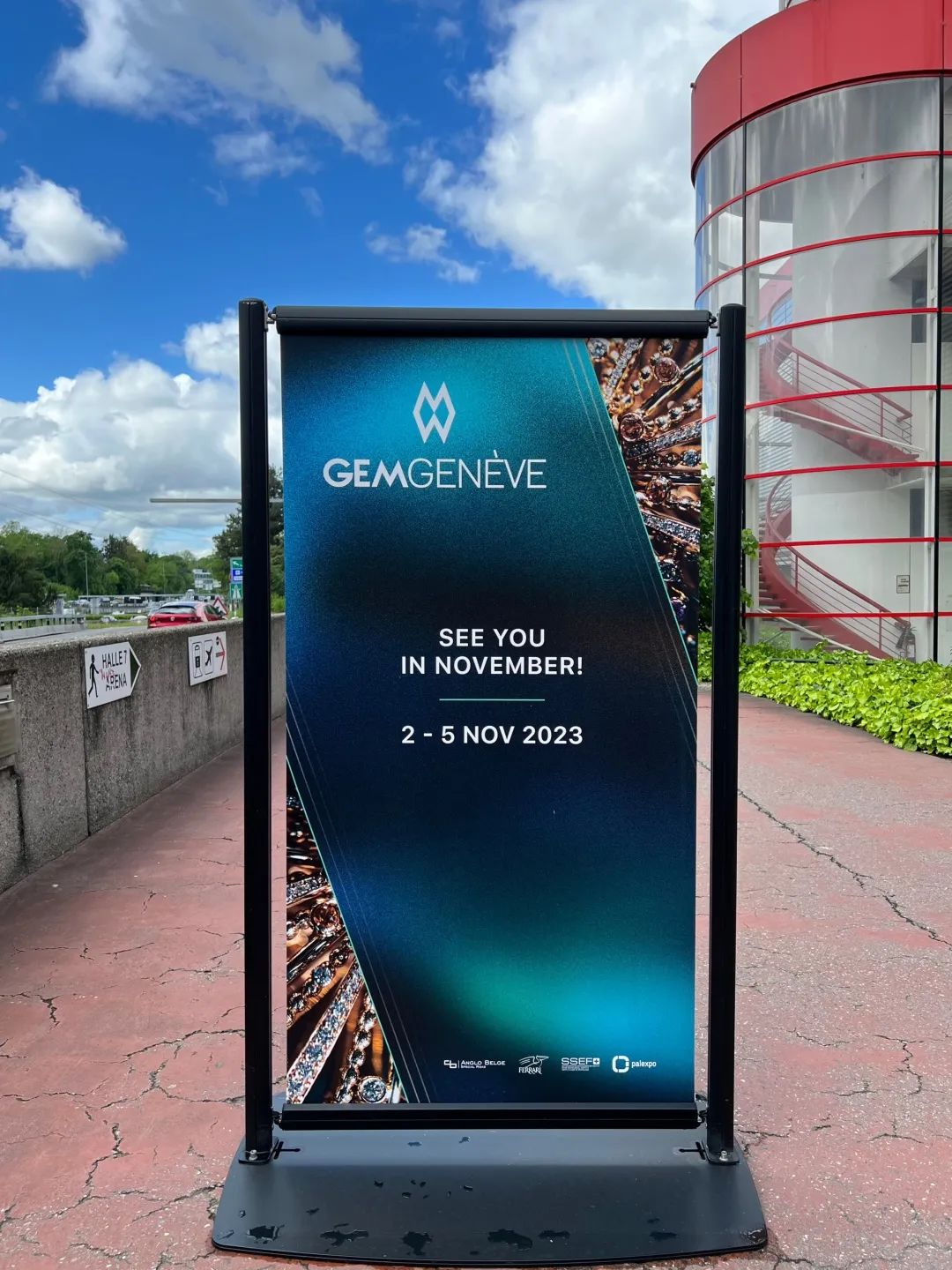 时隔3年又来日内瓦珠宝展大寻宝，竟然还见到了JAR真身！