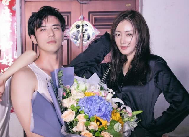 疑张天爱大粉发文控诉徐开骋：多次出轨PUA女方，用她的钱画大饼