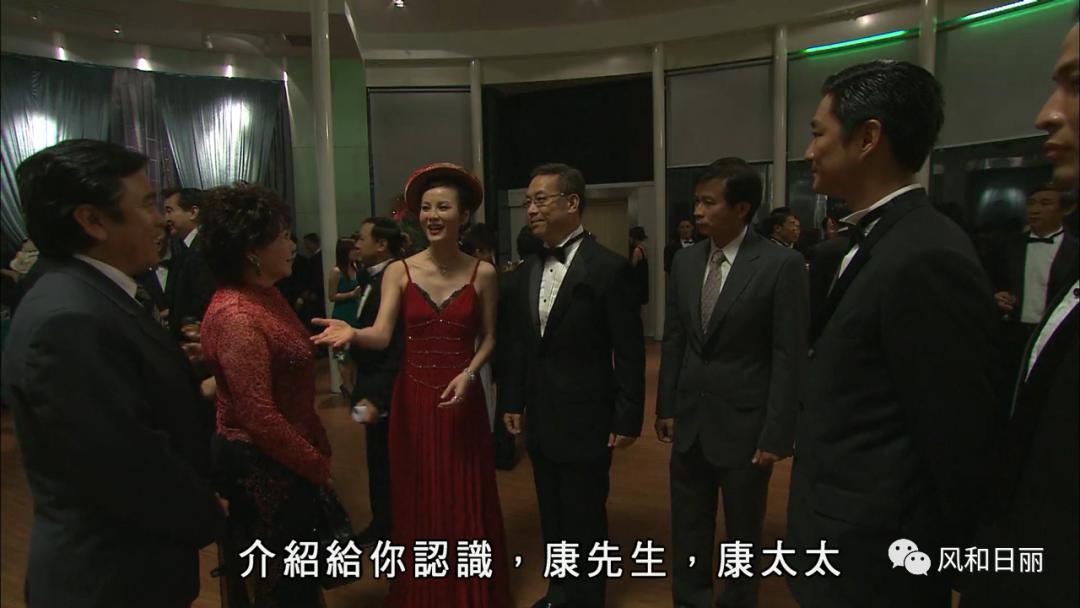 《珠光宝气》俪群会之「名媛团体观察」:抱团也是技术活