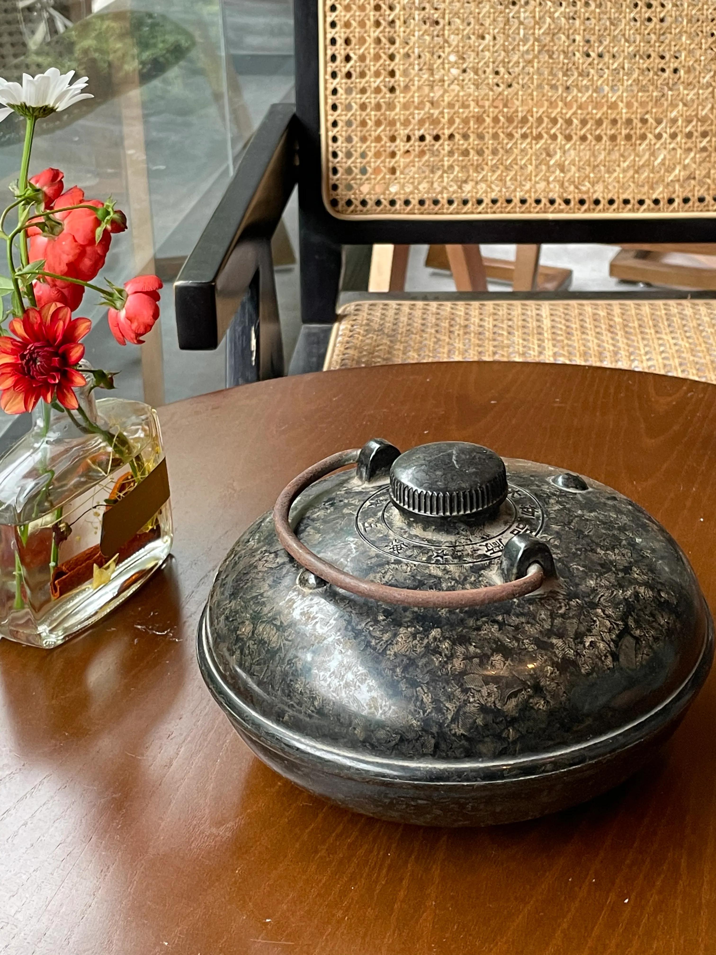 一个沿用了53年的老上海胶木暖水憋（之一）