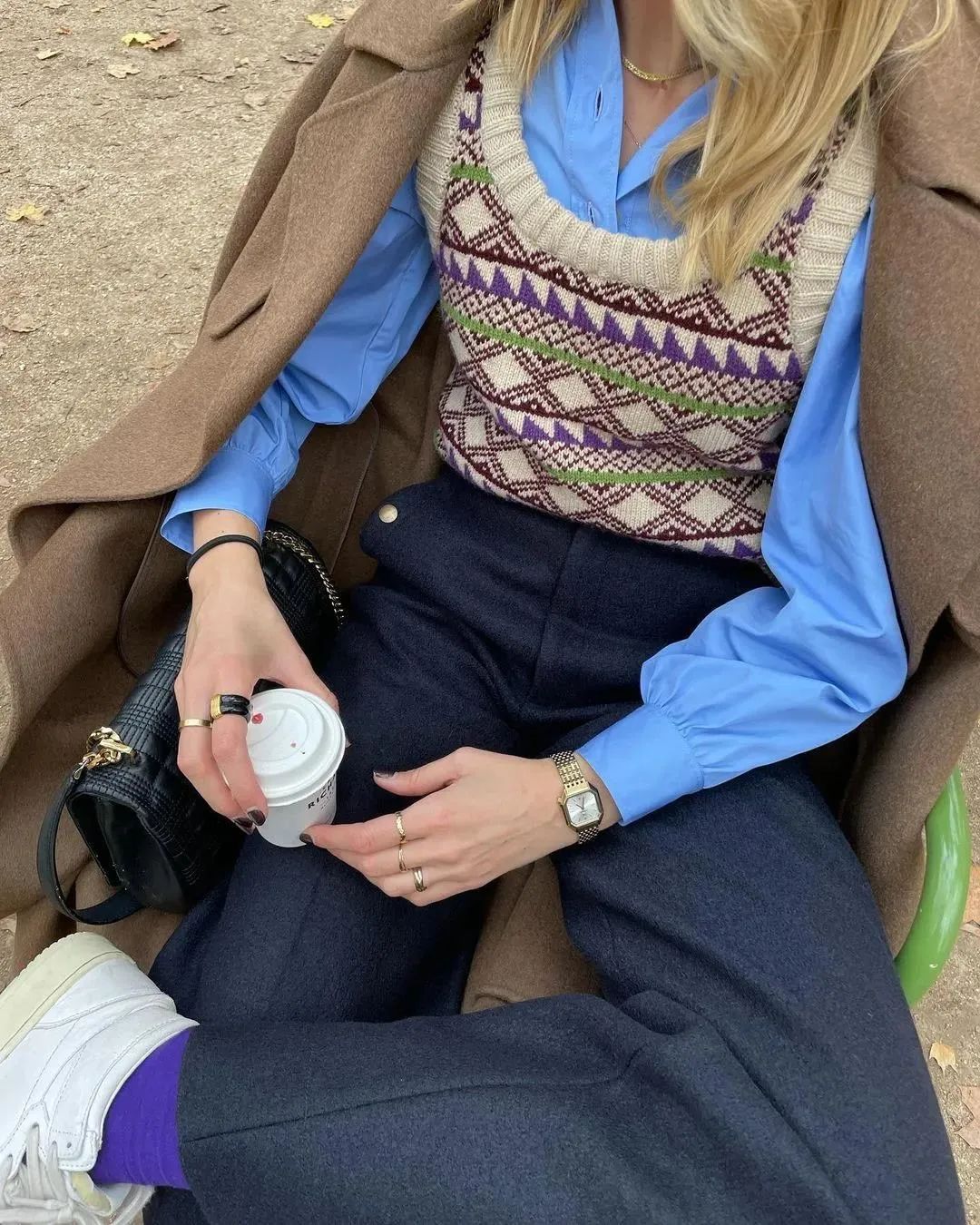 毛衣衬衫叠穿搭配什么裤子,冬天衬衫如何搭配毛衣